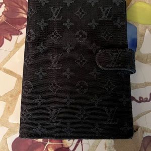 EUC Louis Vuitton black Mini Lin agenda, excellent condition 🖤🩶 like new!